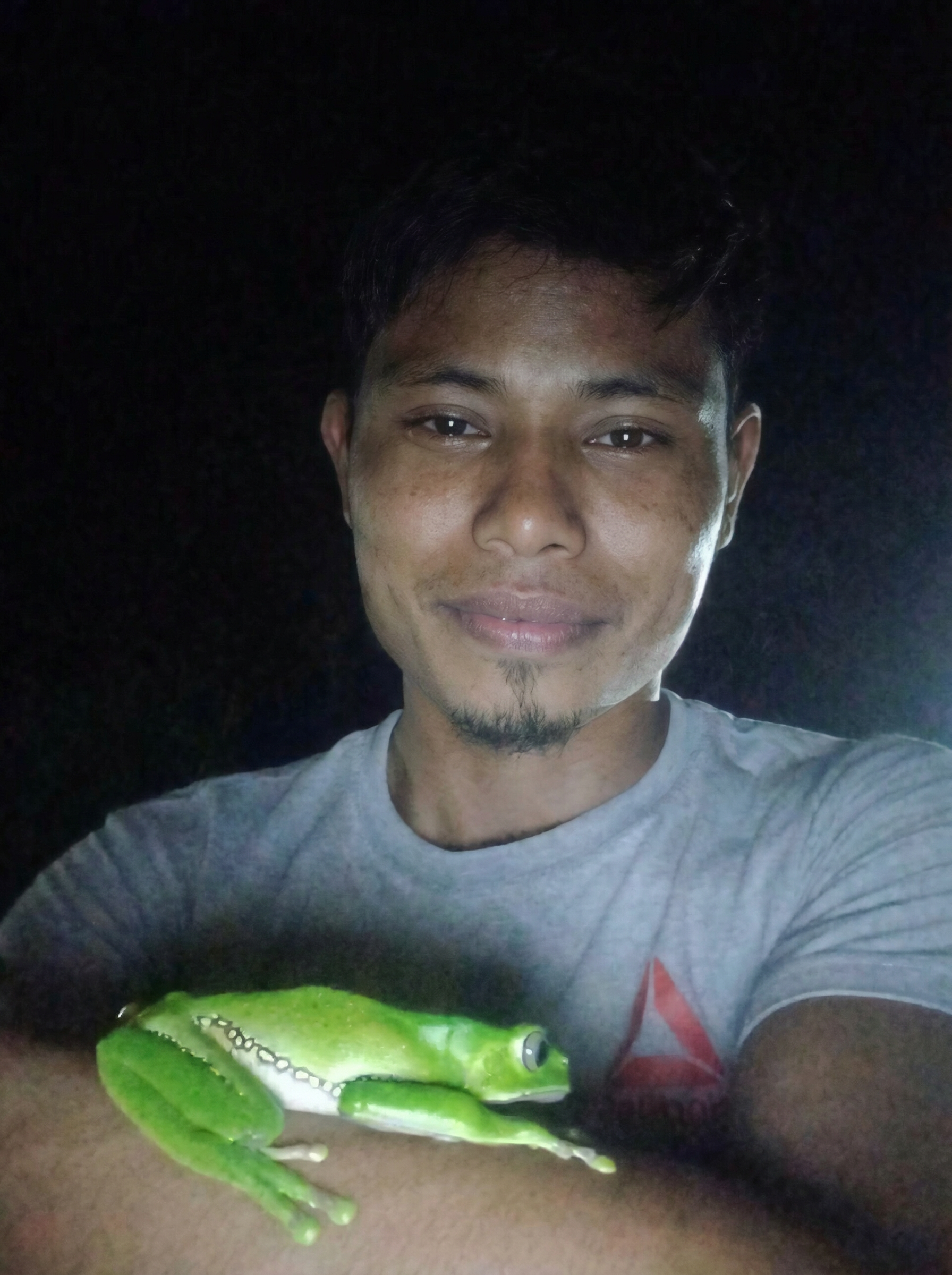 Unsere Kambo Kontakte!